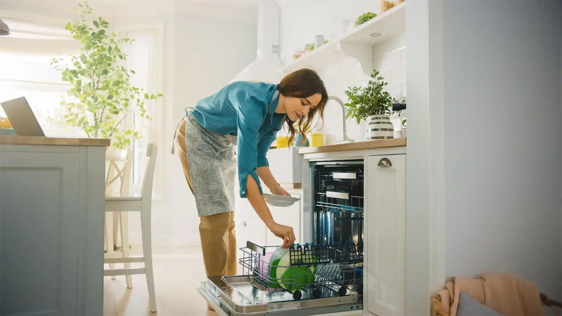 10 چیزی که نباید در ماشین ظرفشویی قرار دهید!